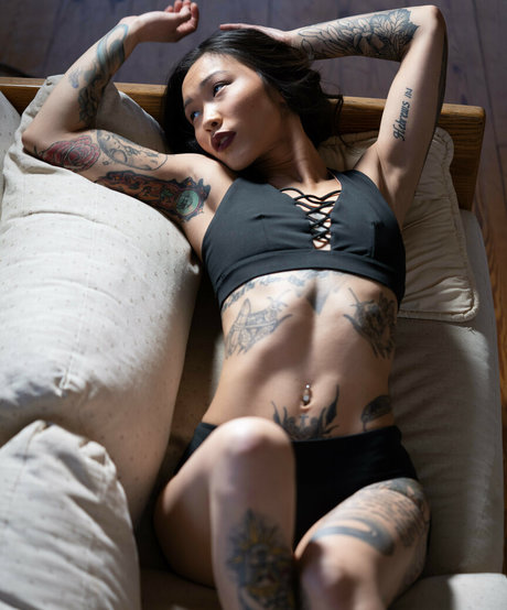 Naakte gelekte OnlyFans-foto van Lana Mae