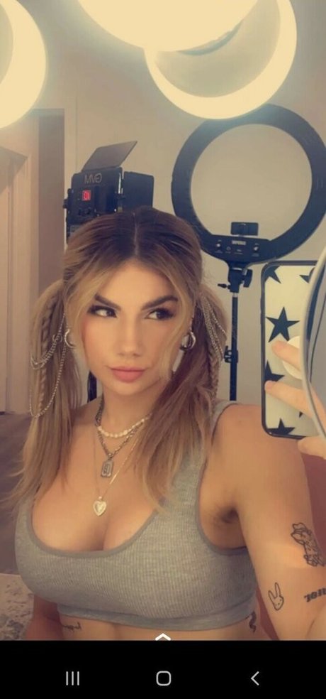 Naakte gelekte OnlyFans-foto van Baileyspinn
