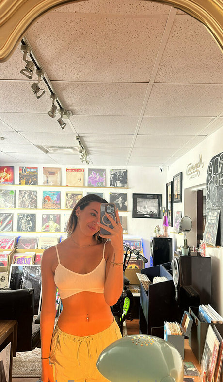 Naakte gelekte OnlyFans-foto van Raynaroseetv