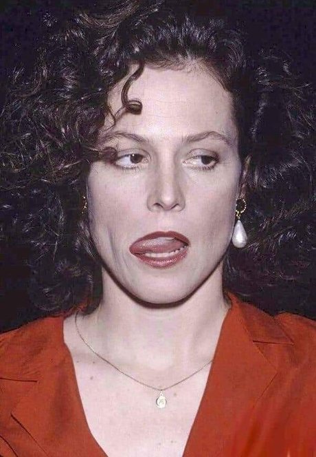 Naakte gelekte OnlyFans-foto van Sigourney Weaver