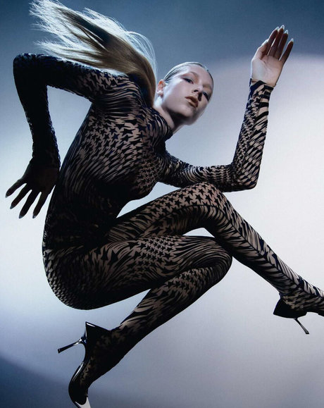 Naakte gelekte OnlyFans-foto van Hunter Schafer