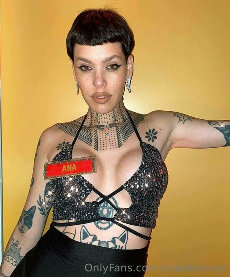 Naakte gelekte OnlyFans-foto van Anadevinvip