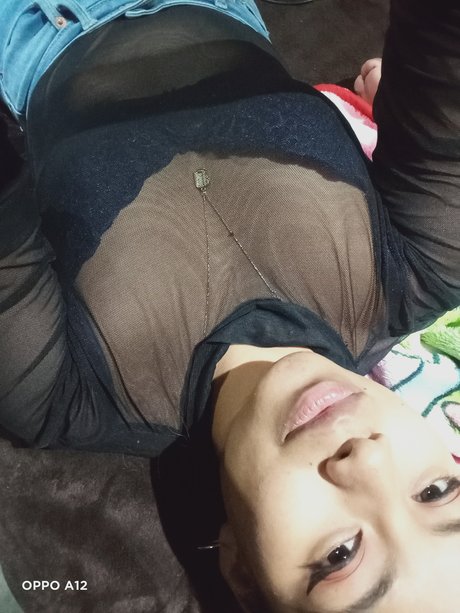 Naakte gelekte OnlyFans-foto van Lizmonifans