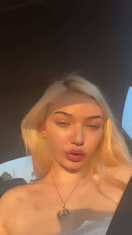 Naakte gelekte OnlyFans-foto van Danni