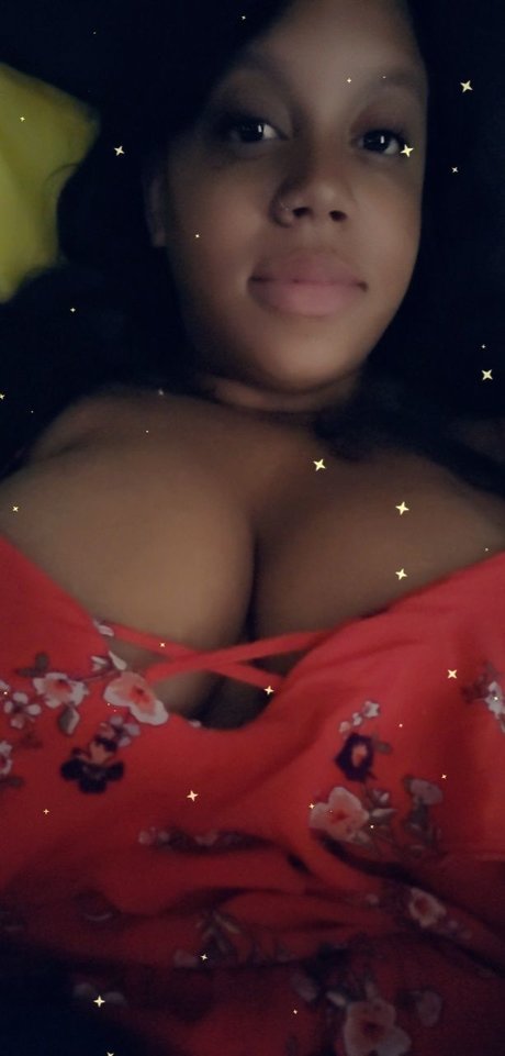 Naakte gelekte OnlyFans-foto van Danni