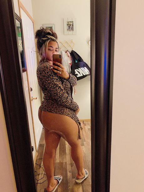 Naakte gelekte OnlyFans-foto van A