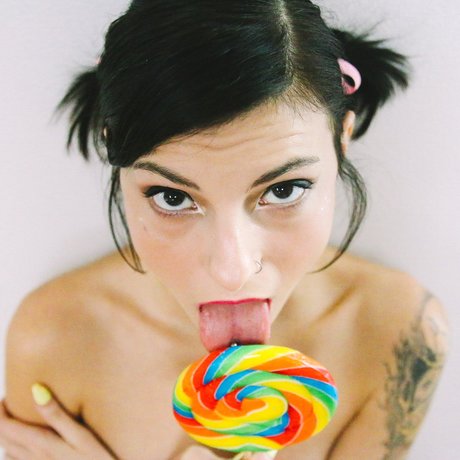 Naakte gelekte OnlyFans-foto van Dev