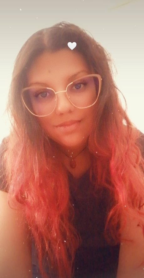 Naakte gelekte OnlyFans-foto van Annika Matyus