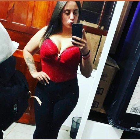Naakte gelekte OnlyFans-foto van Liv