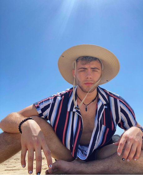 Naakte gelekte OnlyFans-foto van Prince Of Penis