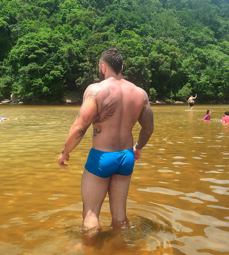 Naakte gelekte OnlyFans-foto van Willcontratesi