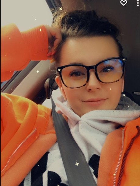 Naakte gelekte OnlyFans-foto van Alexandra Brinson