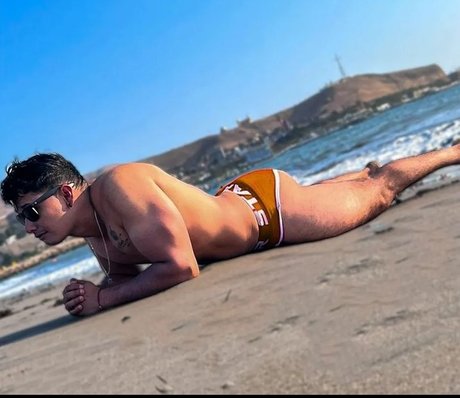 Naakte gelekte OnlyFans-foto van Olgerortega