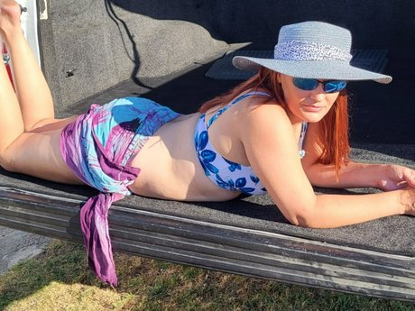 Naakte gelekte OnlyFans-foto van Ireland Rayee