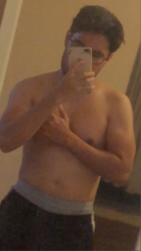 Naakte gelekte OnlyFans-foto van Softdaddy 
