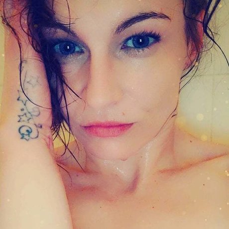 Naakte gelekte OnlyFans-foto van Little Miss Malicious