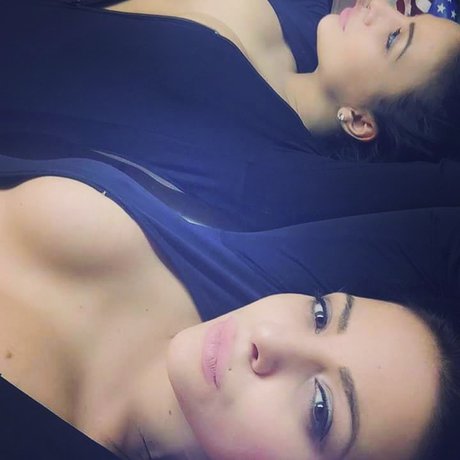 Naakte gelekte OnlyFans-foto van Sonia