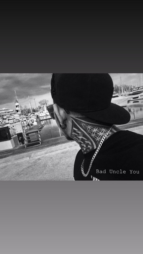 Naakte gelekte OnlyFans-foto van Bad Uncle You
