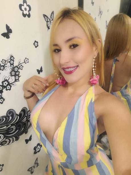 Naakte gelekte OnlyFans-foto van Nikoll 