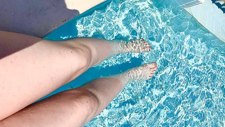 Naakte gelekte OnlyFans-foto van Fefes Feet