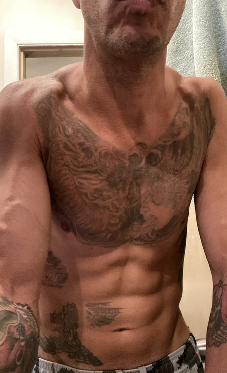 Naakte gelekte OnlyFans-foto van Anthony305