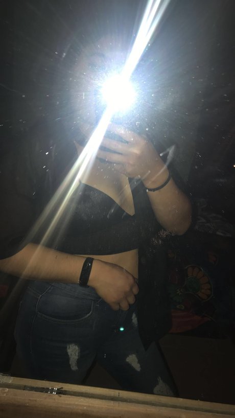 Naakte gelekte OnlyFans-foto van Arleth Cano