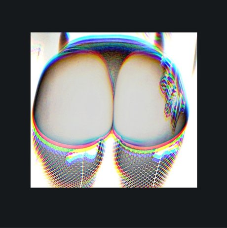 Naakte gelekte OnlyFans-foto van Jaz