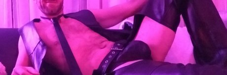 Naakte gelekte OnlyFans-foto van Flutiesteak