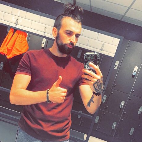 Naakte gelekte OnlyFans-foto van Pineapple Power