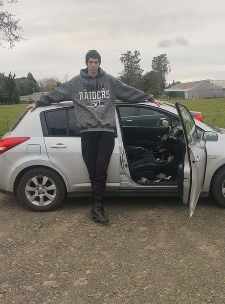 Naakte gelekte OnlyFans-foto van Thegiantkiwi