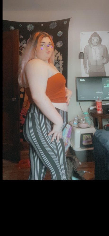Naakte gelekte OnlyFans-foto van Nunya