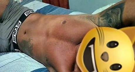Naakte gelekte OnlyFans-foto van Luis Guilherme