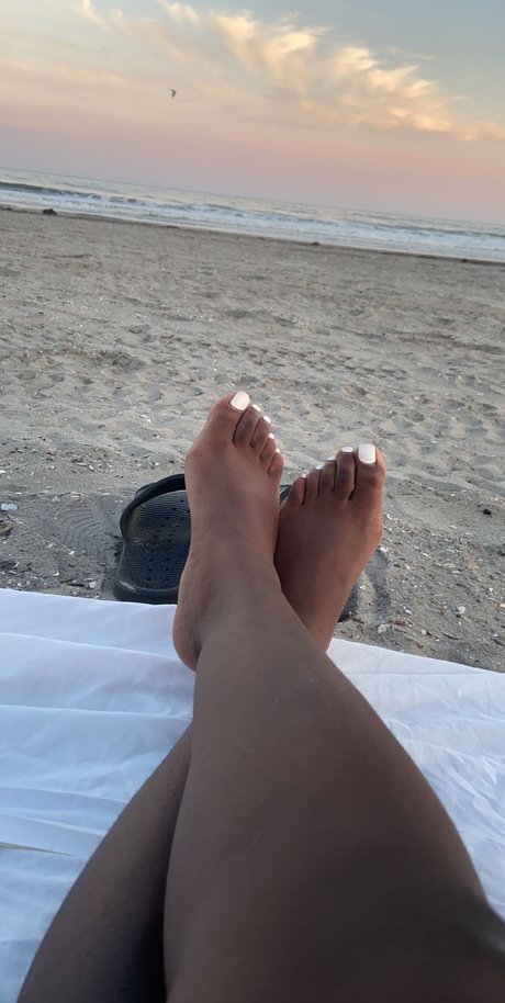 Naakte gelekte OnlyFans-foto van Ms Divine