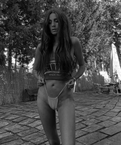 Naakte gelekte OnlyFans-foto van Sanme
