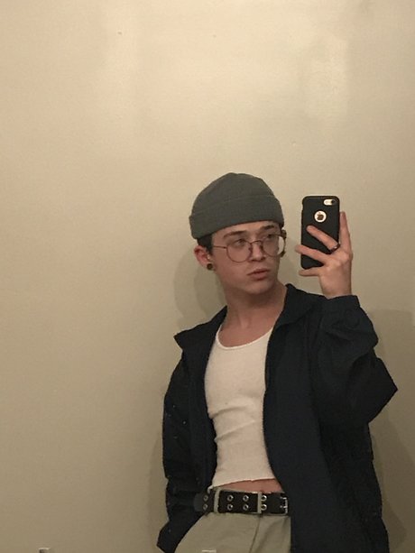 Naakte gelekte OnlyFans-foto van Myles