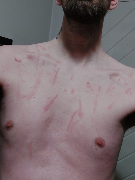 Naakte gelekte OnlyFans-foto van Mrdaddydomic