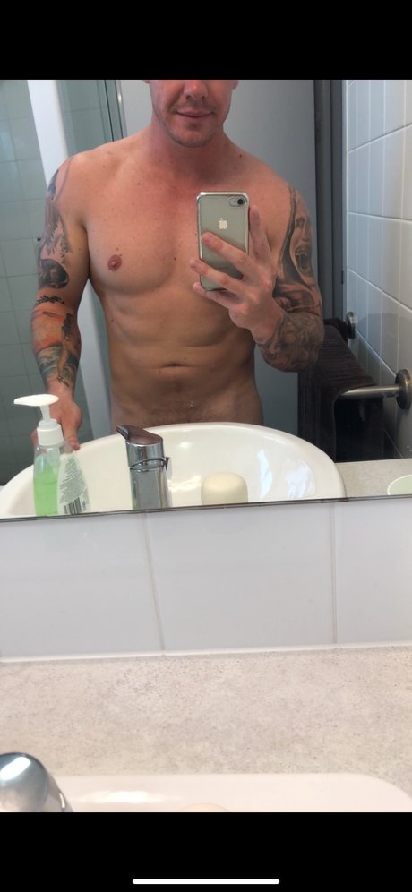 Naakte gelekte OnlyFans-foto van Duffy