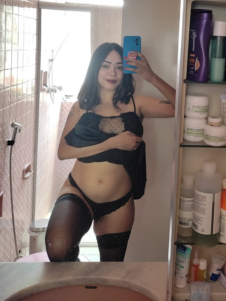 Naakte gelekte OnlyFans-foto van  Hairy Content