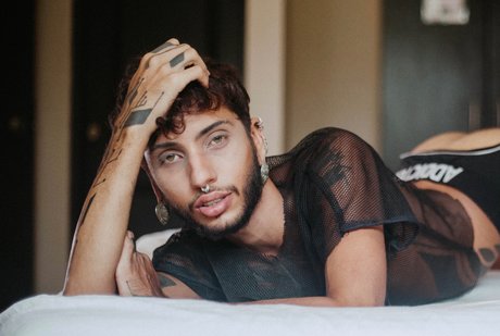 Naakte gelekte OnlyFans-foto van Shalon Txai