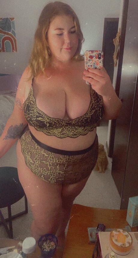 Naakte gelekte OnlyFans-foto van Daisy