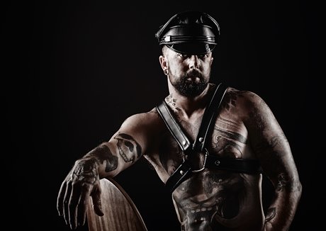 Naakte gelekte OnlyFans-foto van Gunner