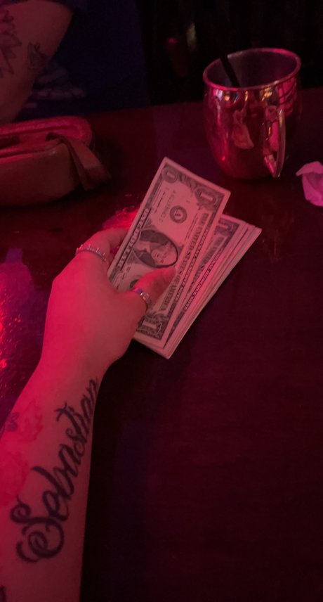 Naakte gelekte OnlyFans-foto van Lj