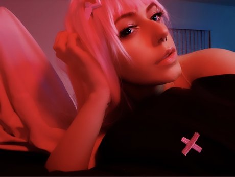 Naakte gelekte OnlyFans-foto van Sen Tsuki