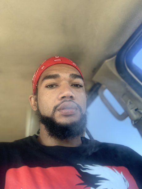 Naakte gelekte OnlyFans-foto van Stoney Jackson