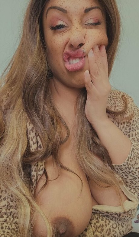 Naakte gelekte OnlyFans-foto van Marissafrost