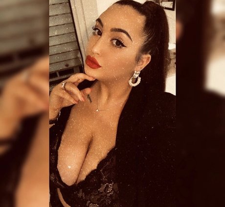 Naakte gelekte OnlyFans-foto van Alessiabarbarossa