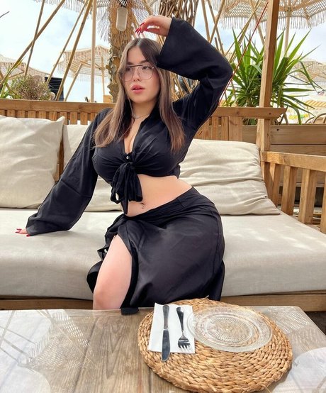 Naakte gelekte OnlyFans-foto van Tamar Abuchzira