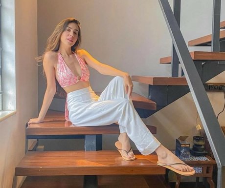 Naakte gelekte OnlyFans-foto van Palak Purswani