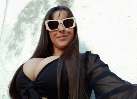 Naakte gelekte OnlyFans-foto van Abby Batista