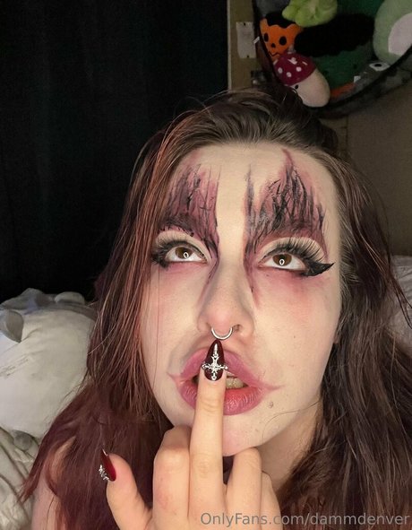 Naakte gelekte OnlyFans-foto van Dammdenver